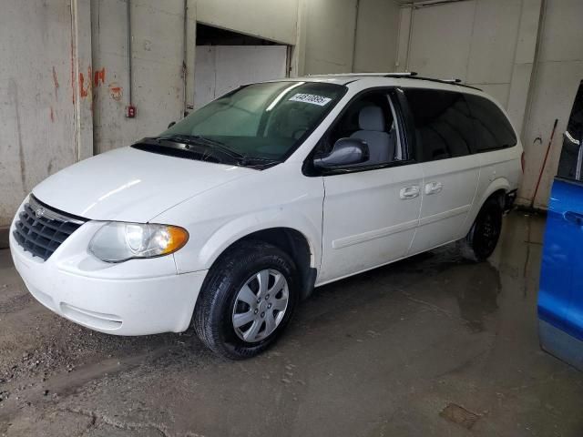 2007 Chrysler Town & Country LX