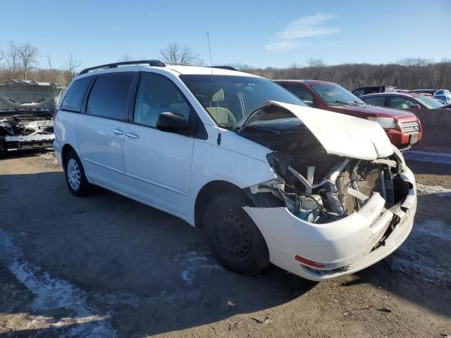 2005 Toyota Sienna CE