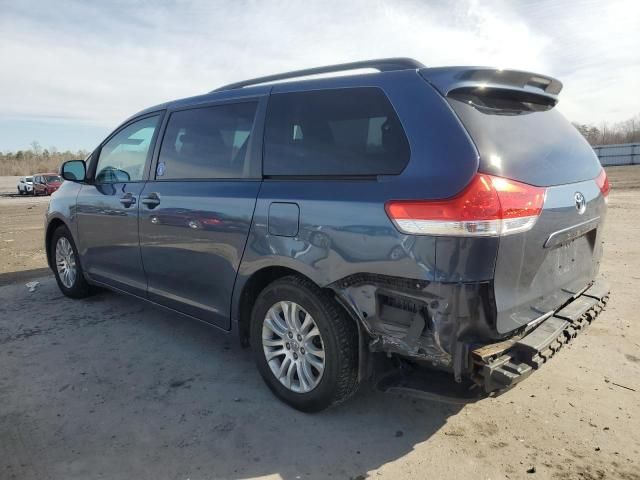 2013 Toyota Sienna XLE