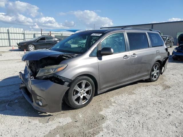 2017 Toyota Sienna SE