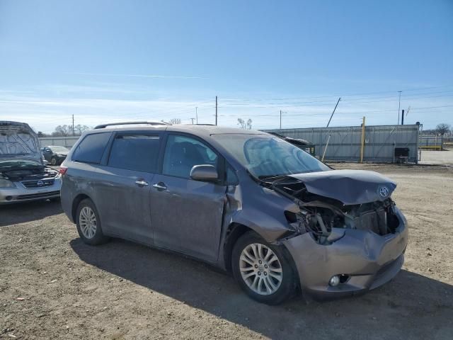 2016 Toyota Sienna XLE