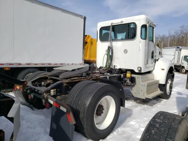 2017 Peterbilt 348 Semi Truck