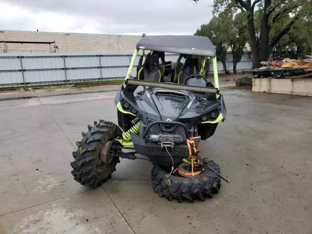 2015 Can-Am Maverick Max 1000R Turbo X DS