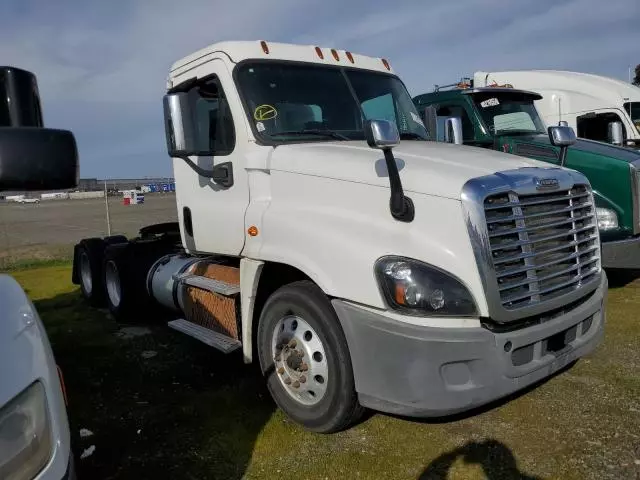 2016 Freightliner Cascadia 125