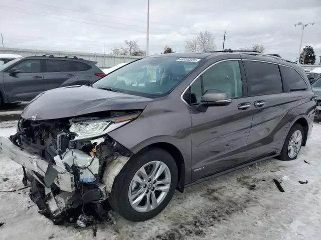 2021 Toyota Sienna Limited