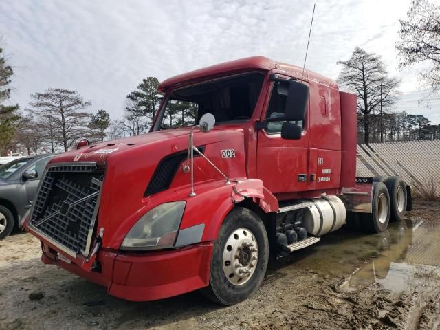 2004 Volvo VN VNL