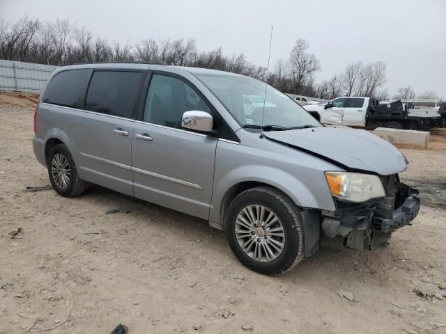 2013 Chrysler Town & Country Touring L