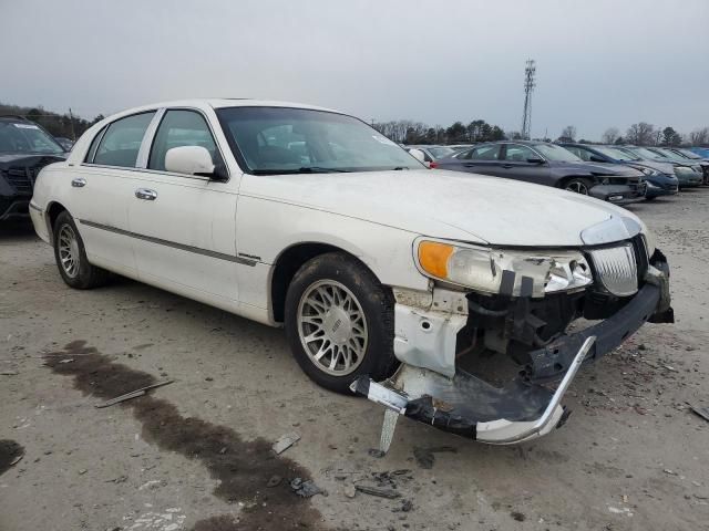 2000 Lincoln Town Car Signature