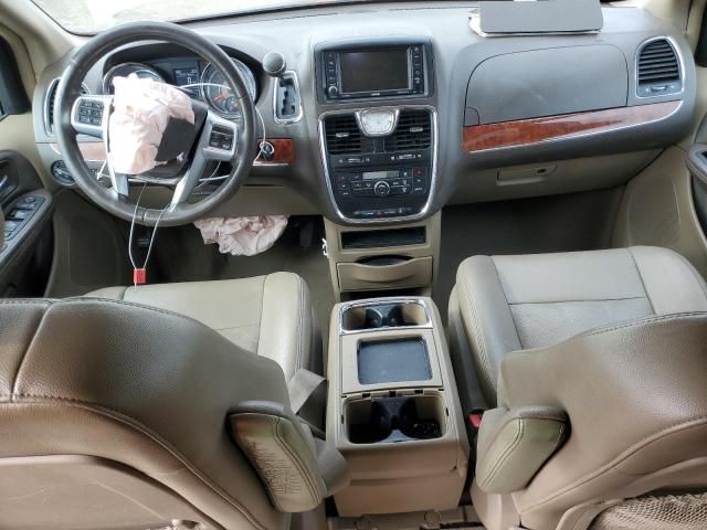 2012 Chrysler Town & Country Touring