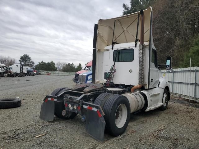 2014 Kenworth Construction T680