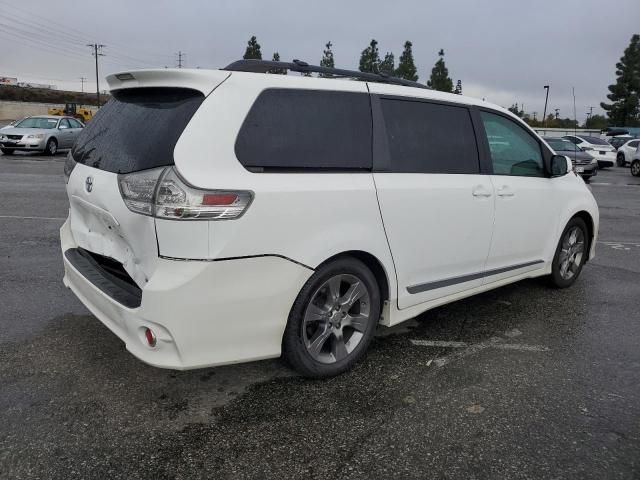 2011 Toyota Sienna Sport