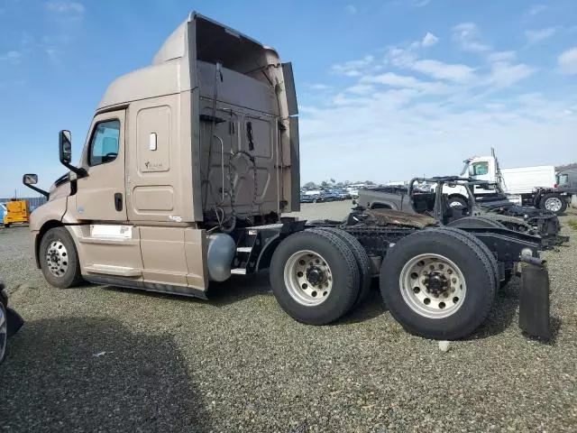 2019 Freightliner Cascadia 126