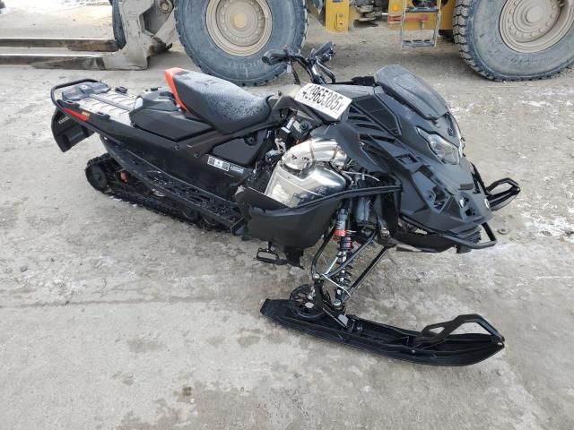 2025 Skidoo 2025 Skidoo MX Z 600