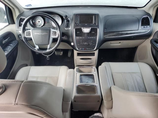 2012 Chrysler Town & Country Touring