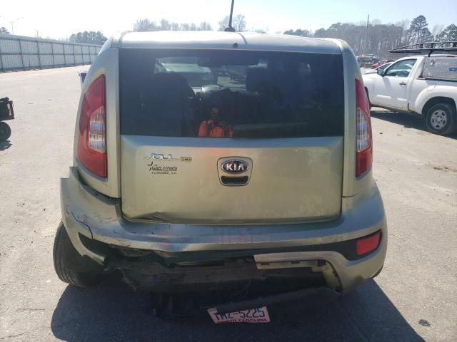 2013 KIA Soul +