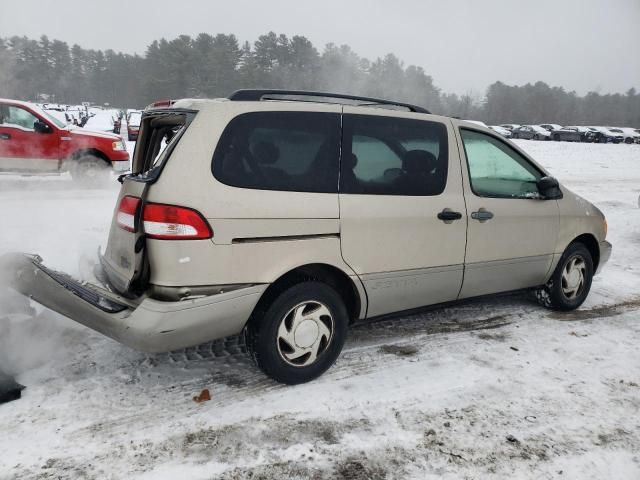 2003 Toyota Sienna LE