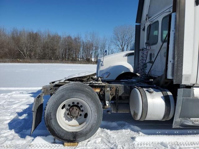 2016 Freightliner Cascadia 125