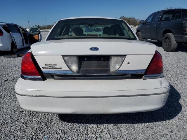 2004 Ford Crown Victoria LX