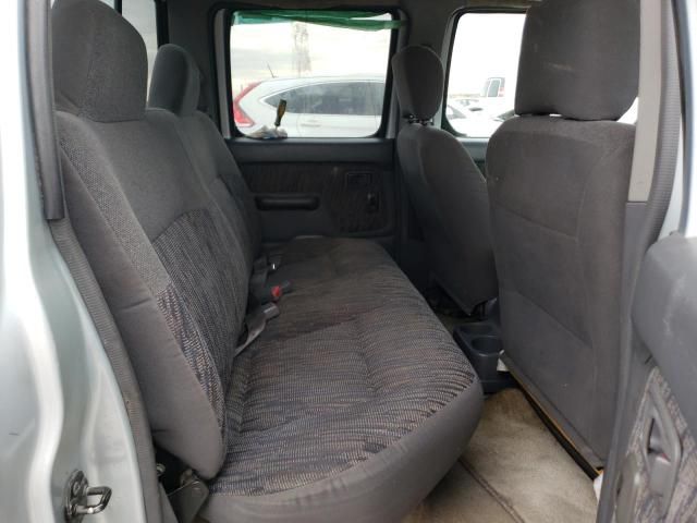 2000 Nissan Frontier Crew Cab XE