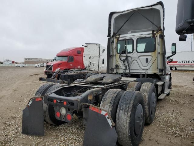 2018 Freightliner Cascadia 126