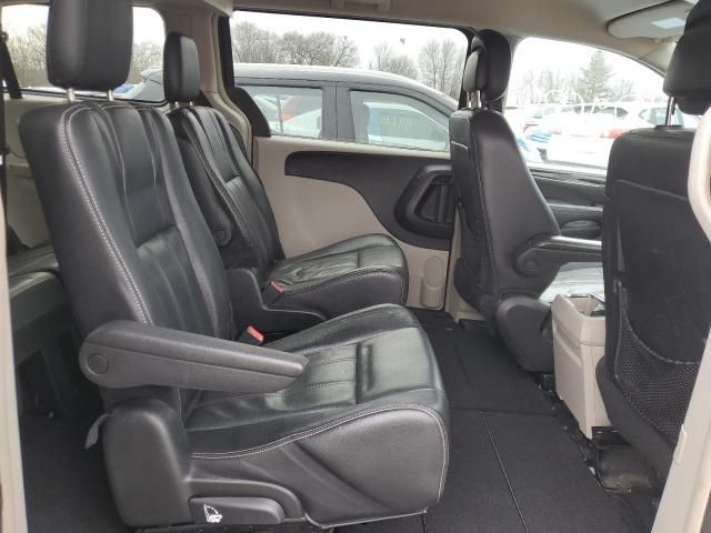 2013 Chrysler Town & Country Touring