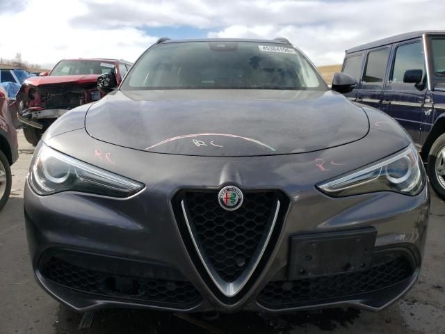 2018 Alfa Romeo Stelvio Sport