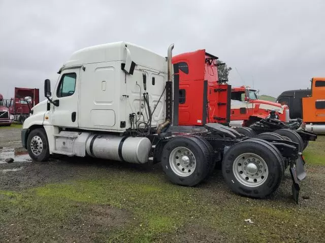 2013 Freightliner Cascadia 125