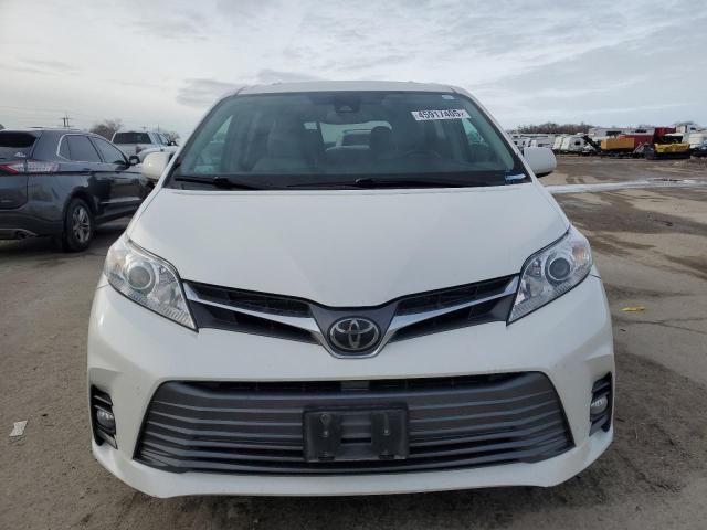 2018 Toyota Sienna XLE