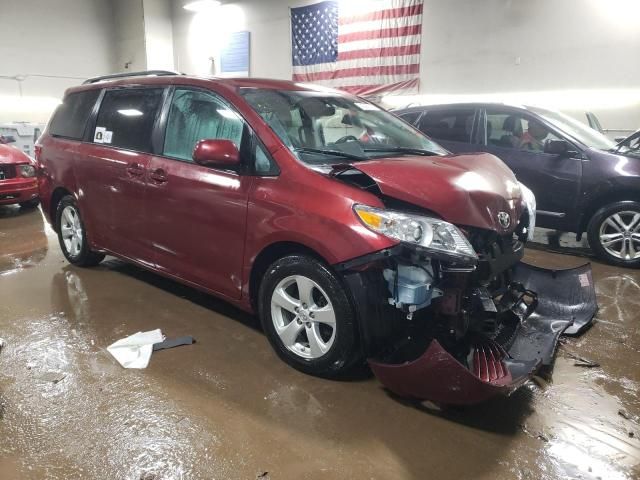 2016 Toyota Sienna LE