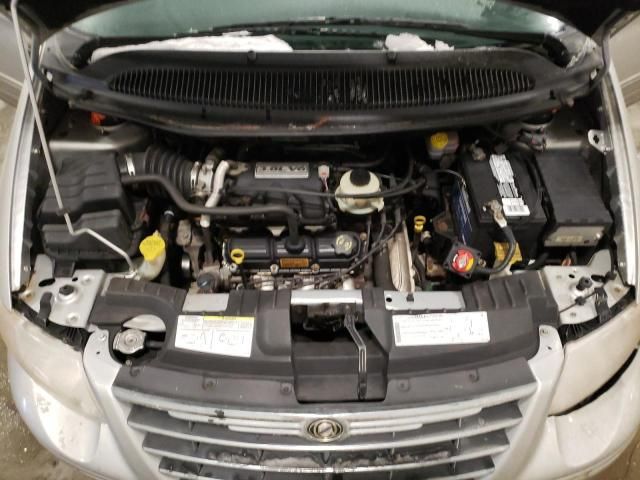 2005 Chrysler Town & Country Limited