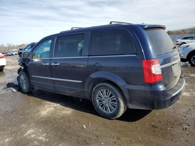 2016 Chrysler Town & Country Touring L