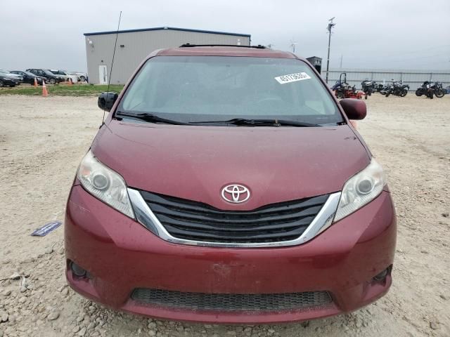 2013 Toyota Sienna LE