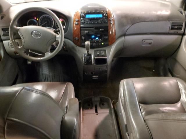 2005 Toyota Sienna XLE