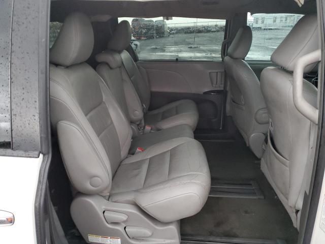 2015 Toyota Sienna XLE