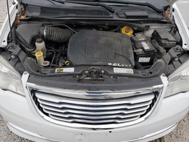 2015 Chrysler Town & Country Touring L