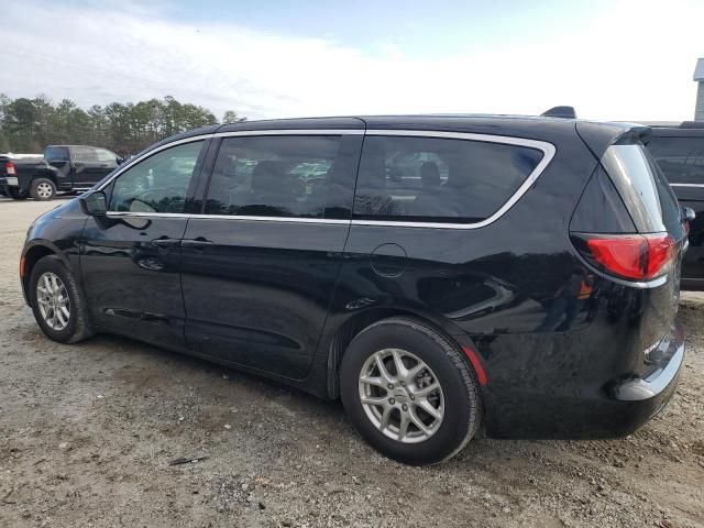 2024 Chrysler Voyager LX