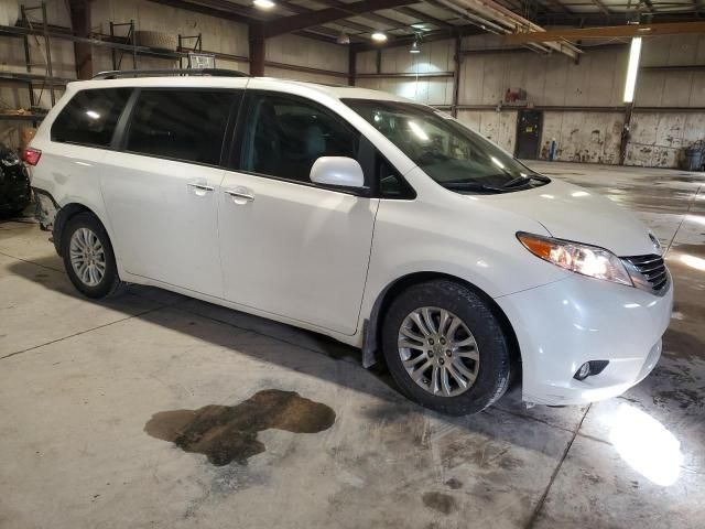 2017 Toyota Sienna XLE