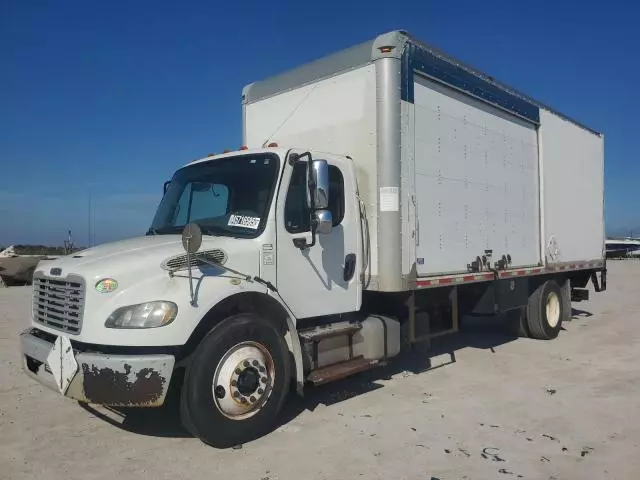 2015 Freightliner Business Class M2 BOX Truck