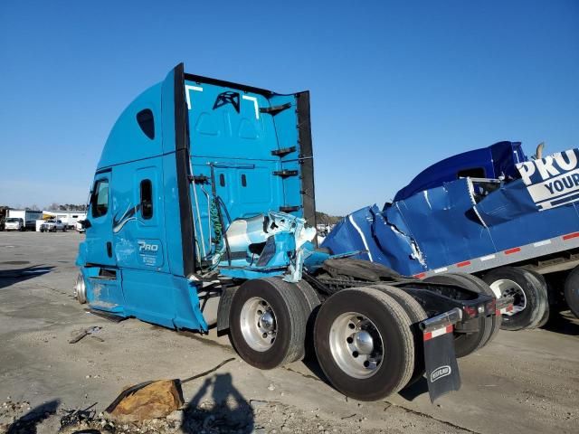 2023 Freightliner Cascadia 126