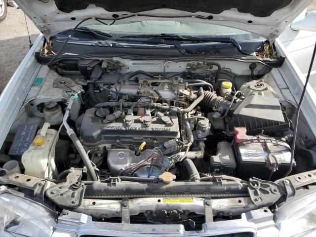 2000 Nissan Sentra Base