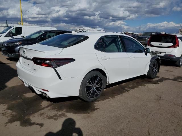 2022 Toyota Camry SE