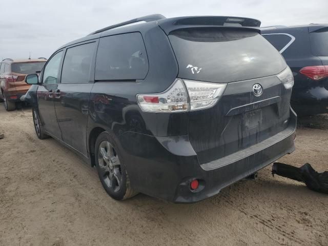 2011 Toyota Sienna Sport