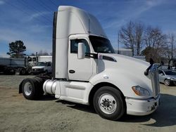 Vehiculos salvage en venta de Copart Mebane, NC: 2015 Kenworth Construction T680