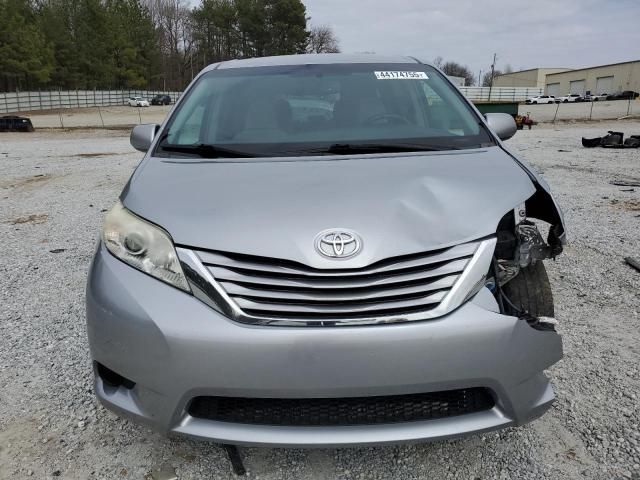 2015 Toyota Sienna LE