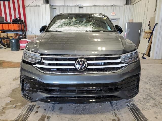 2024 Volkswagen Tiguan SE R-LINE Black