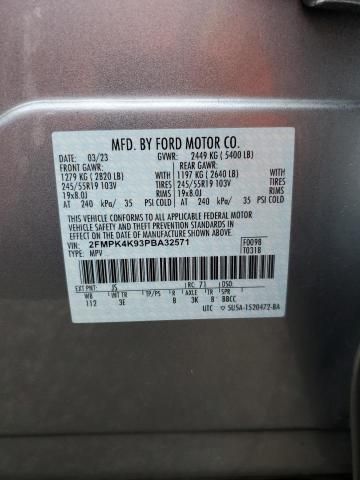 2023 Ford Edge Titanium