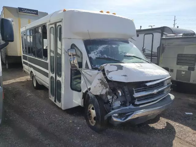 2001 Chevrolet Express Cutaway G3500