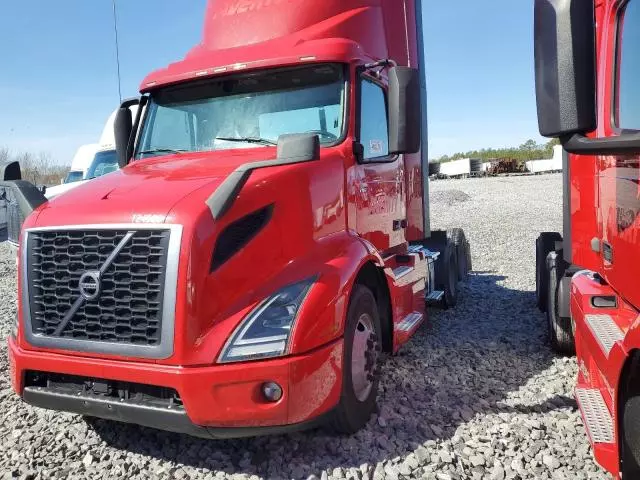 2020 Volvo VNR