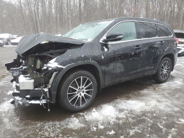 2017 Toyota Highlander SE