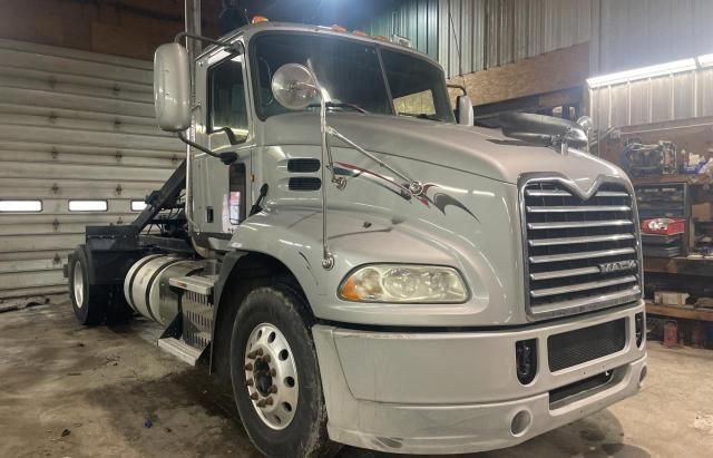 2014 Mack 600 CXU600